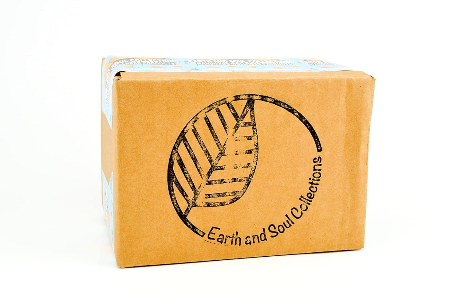 Earth and Soul Collections - Natural Bar Soap, 8 Soaps per Kit + a Wooden Soap Holder,  Essential Oil Bar Soap for Dry Skin, 110G Bars